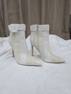 Shoe Dazzle White Pointed Toe Stiletto Ankle Boots